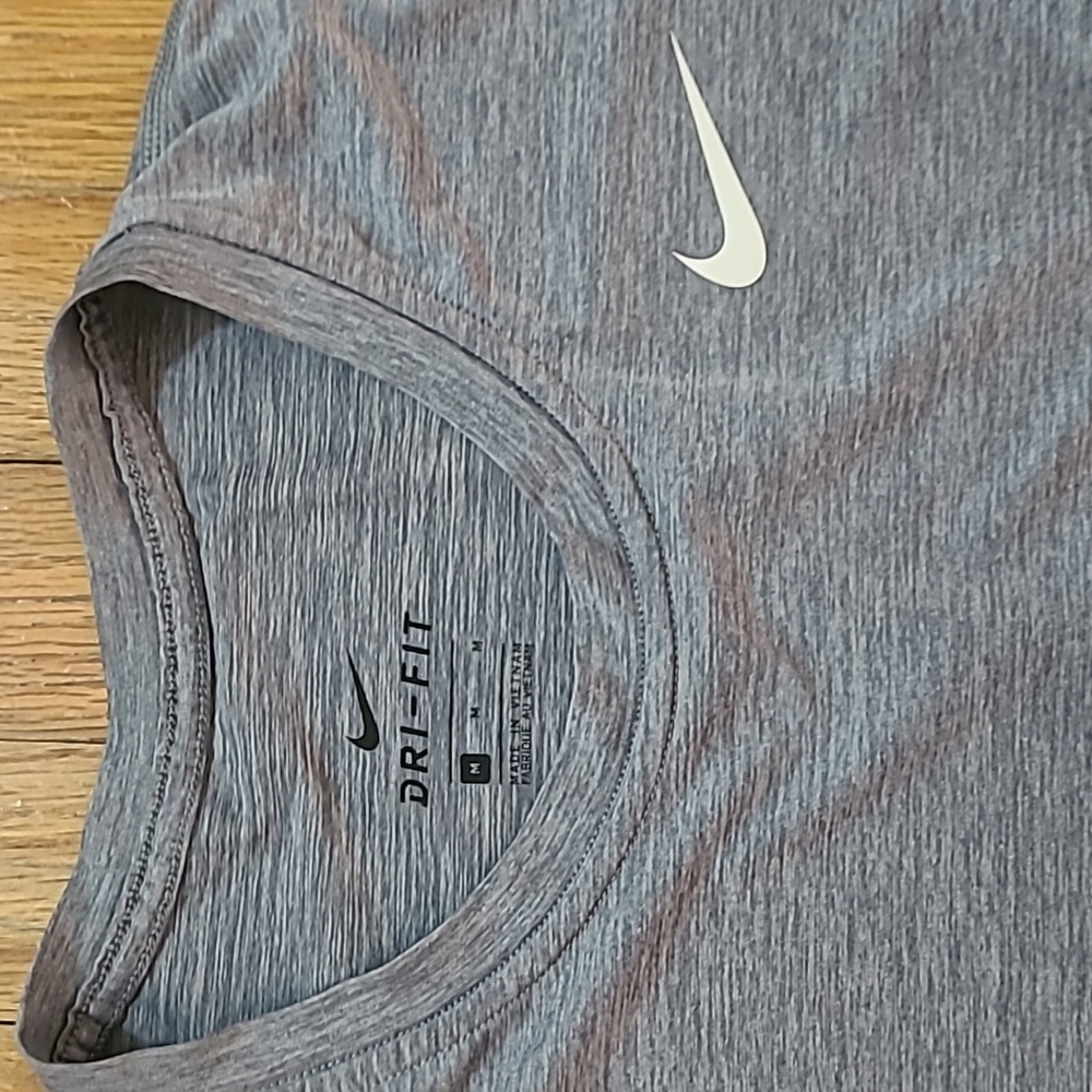 Nike Dri-fit (Gray, Medium) - Picture 2 of 3